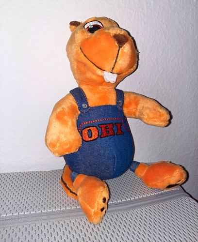 Ein stofftier biber mit - ein,